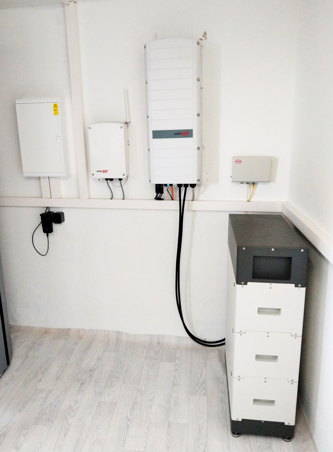 Batterie und Wechselrichter